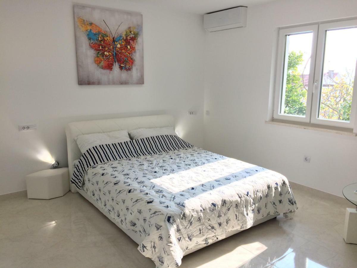Apartment Marina Komiza Exterior photo